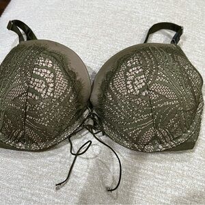 Victoria Secret push up lace Bra, great fit and stylish.